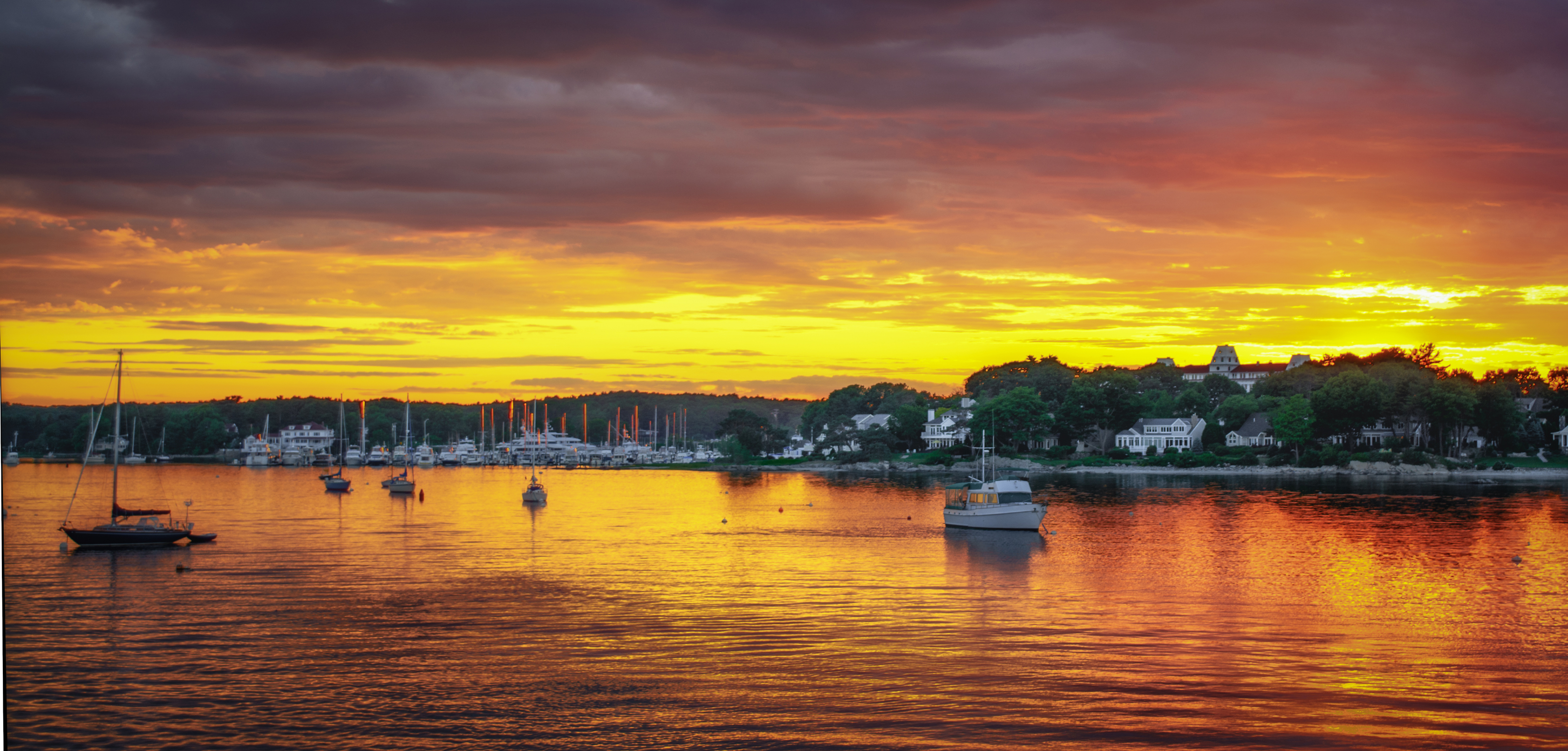 Sunset Harbor Tour aboard M/V Challenger  Image